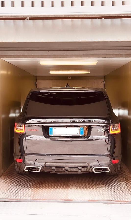 The Boutique Houses - Iconic Suite In Galleria Duomo With Private Parking Милан Экстерьер фото