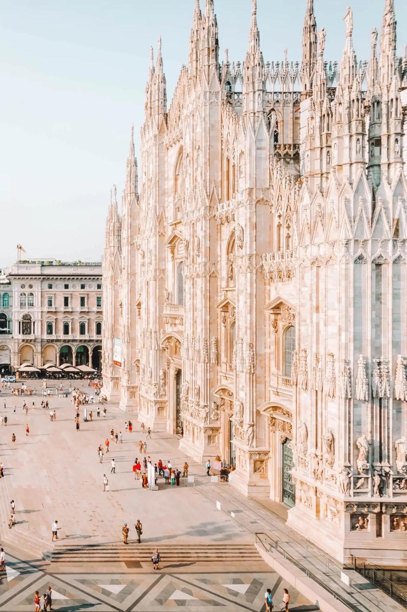 The Boutique Houses - Iconic Suite In Galleria Duomo With Private Parking Милан Экстерьер фото