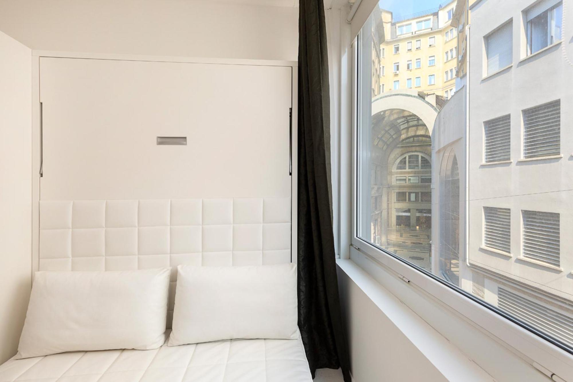 The Boutique Houses - Iconic Suite In Galleria Duomo With Private Parking Милан Экстерьер фото