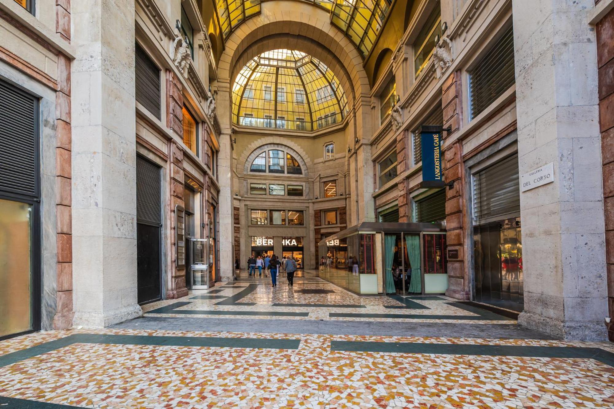 The Boutique Houses - Iconic Suite In Galleria Duomo With Private Parking Милан Экстерьер фото
