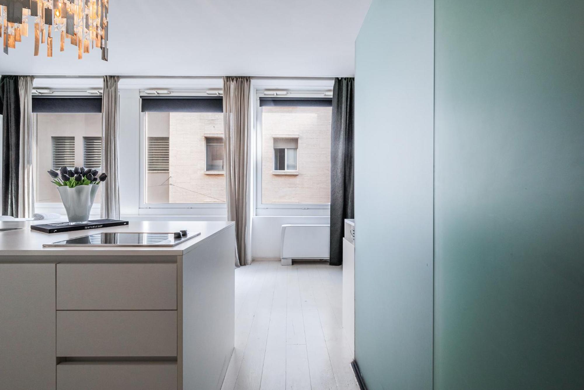 The Boutique Houses - Iconic Suite In Galleria Duomo With Private Parking Милан Экстерьер фото